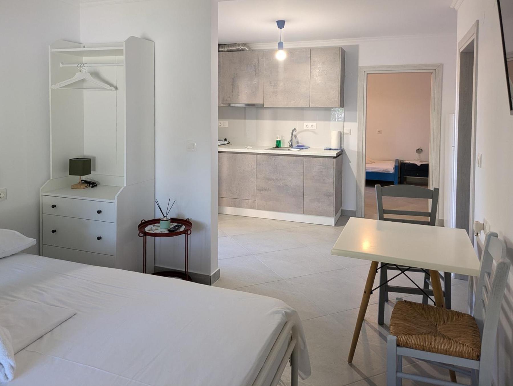 Melina Apartments Nikíti Eksteriør bilde